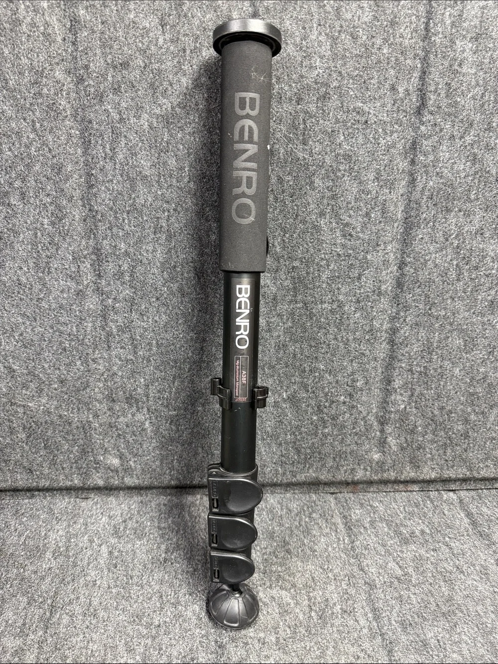 Benro A38F Mg-Aluminum MonopodBlack Monopod with Foam Grip